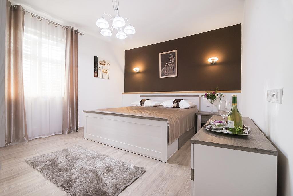 ספליט Apartments J&J מראה חיצוני תמונה